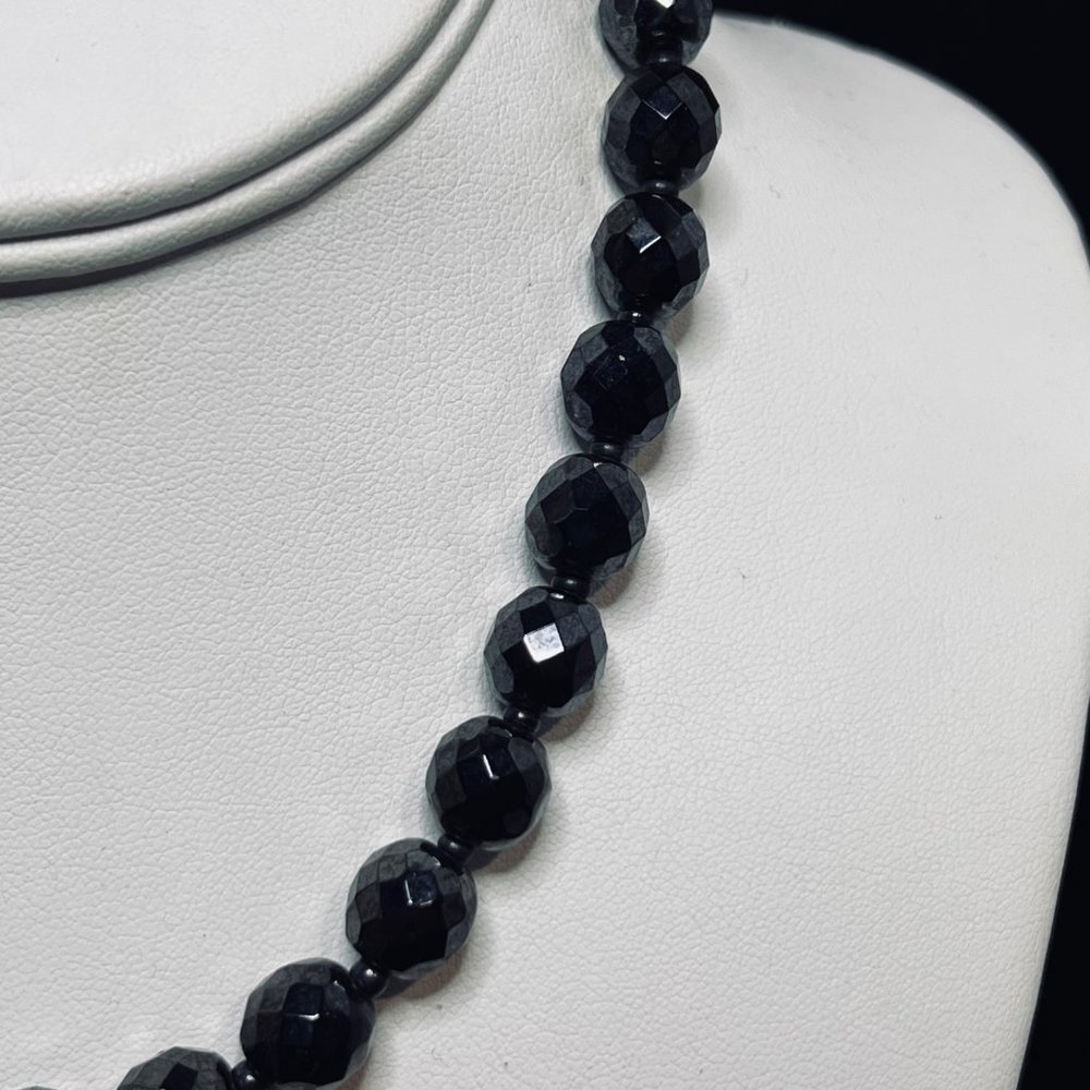 Vintage MJ Western Germany Single Strand Faceted Black Bead Necklace (4980) - Picture 4 of 5
